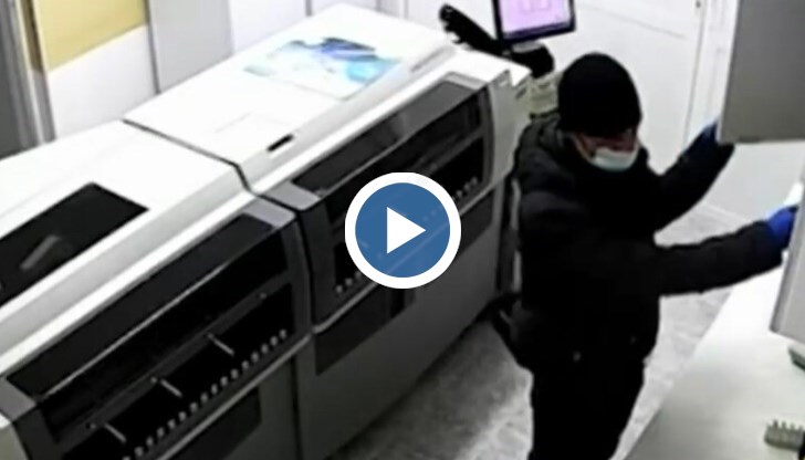 „Забелязан е на камерите, но е имало неадекватна реакция от страна на охраната. За малко е било да бъде задържан”, посочи директорът на здравното заведение