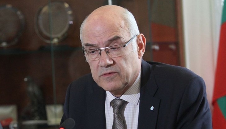 В интервю той заяви, че очаква да бъде сменен най-късно до началото на февруари В интервю той заяви, че очаква да бъде сменен най-късно до началото на февруари