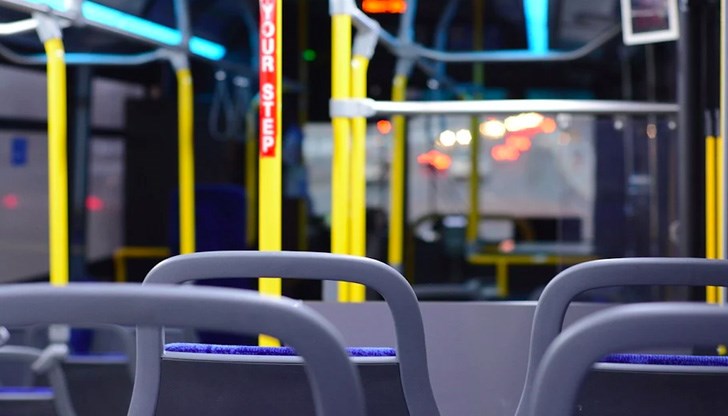 Тролейбусите трябва да са нископодови с поне 25 седящи места, а общо – поне 70 + 1