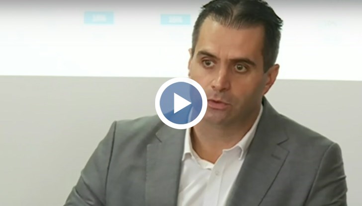 Като политическо - така директорът на Българския спортен тотализатор Любомир Петров определи решението на министъра на спорта Радостин Василев да освободи него и останалите директори в борда на БСТ