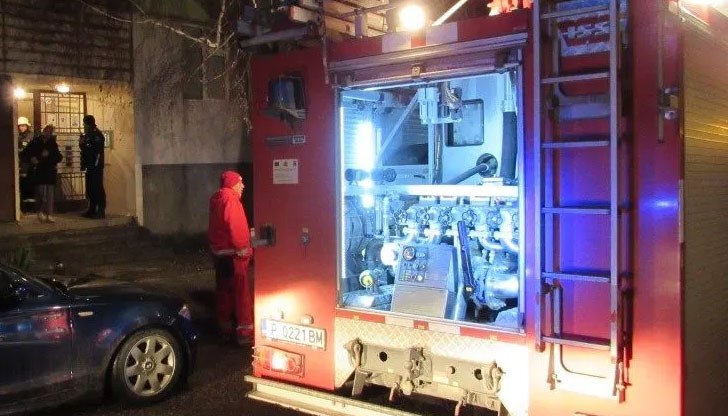 Натоварен уикенд за огнеборците в областта Натоварен уикенд за огнеборците в областта