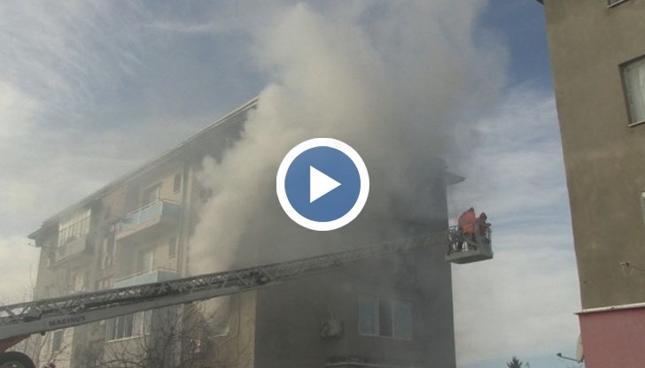 Вместо да празнуват, през почивните дни хората бяха заети с отстраняване на щетите