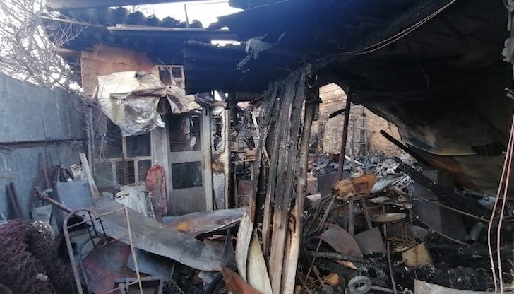 В инцидента са изгорели две къщи