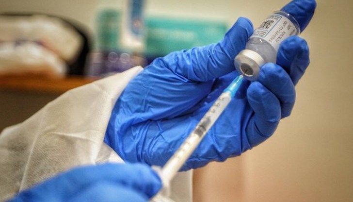 Специфичната за Омикрон ваксина вероятно ще бъде готова през март