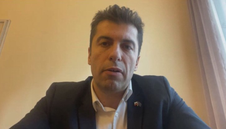 Той беше категоричен, че под натиск не работи и при рекордната заболеваемост в момента не трябва да се отменя зеления сертификат Той беше категоричен, че под натиск не работи и при рекордната заболеваемост в момента не трябва да се отменя зеления сертификат