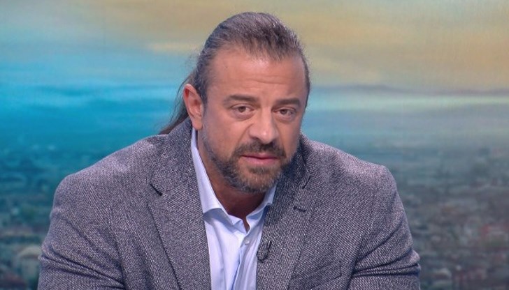 "Абсурдно е 2022 г. да оставим български граждани без препитание и без абсолютно никаква помощ", коментира Алибегов