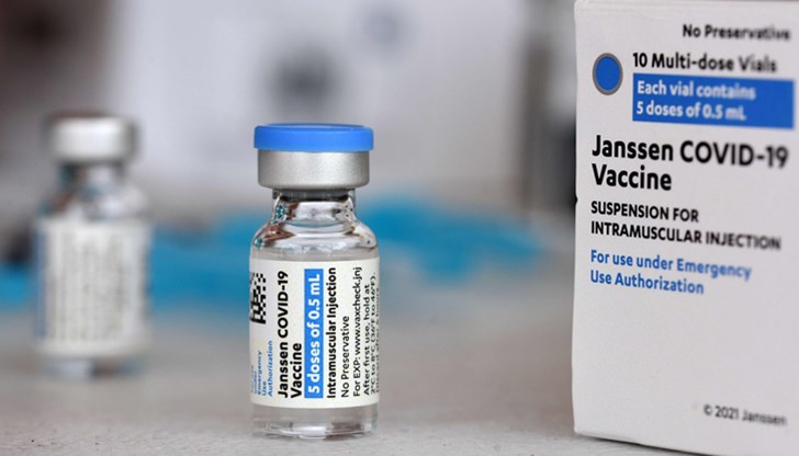 Компания "Джонсън и Джонсън" съобщи, че еднодозовата ѝ ваксина осигурява защита срещу ковид до шест месеца