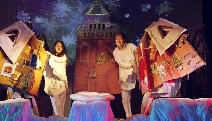 Закупените билети за представленията в този период могат да бъдат презаверени