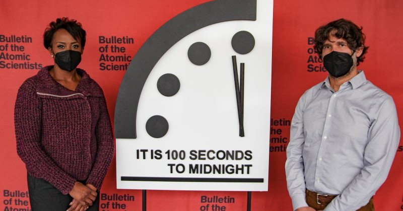 Часовникът на Страшния съд сочи 100 секунди до полунощАтомни физици