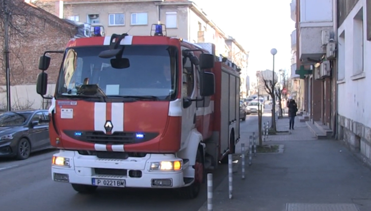 Дим в центъра на Русе вдигна на крак пожарникарите днес