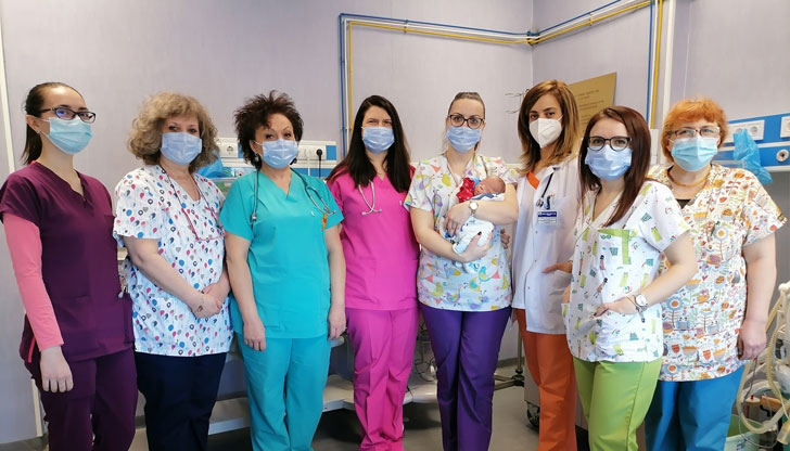 За малкия герой са се грижили три месеца в УМБАЛ