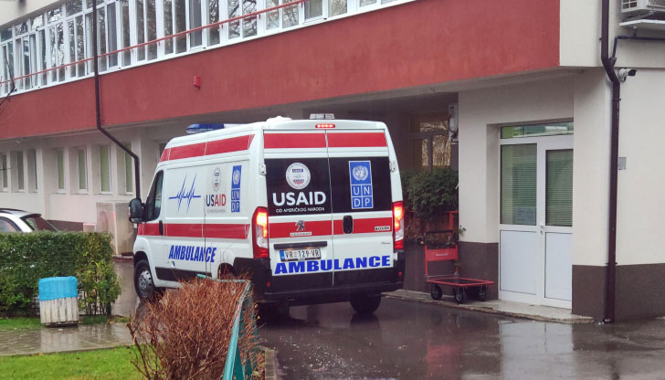 Има и един ранен служителДвама души изгубиха живота си, а