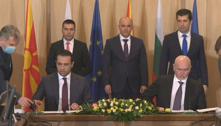 И новият министър на транспорта Николай Събев продължи традицията да