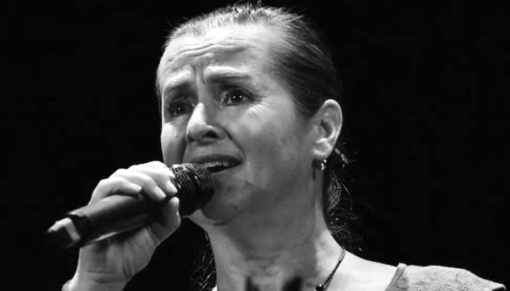 Фолклорна певица от Чехия почина, след като умишлено се заразила