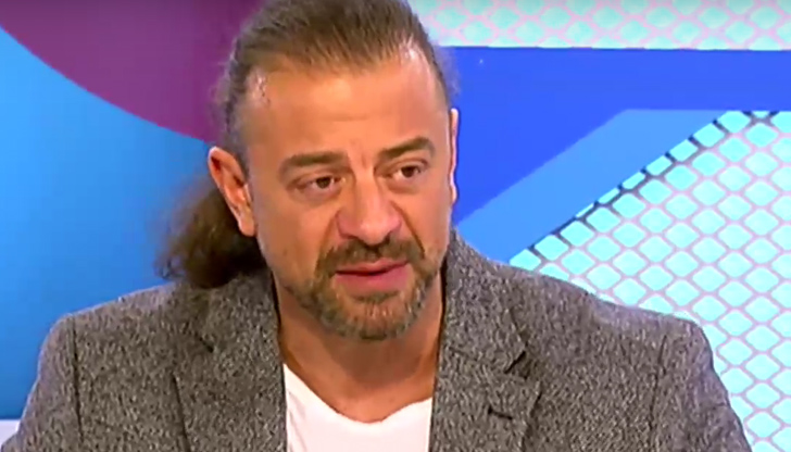 Ваксинираният персонал ще бъде оставен на улицата, добави той"Няма да