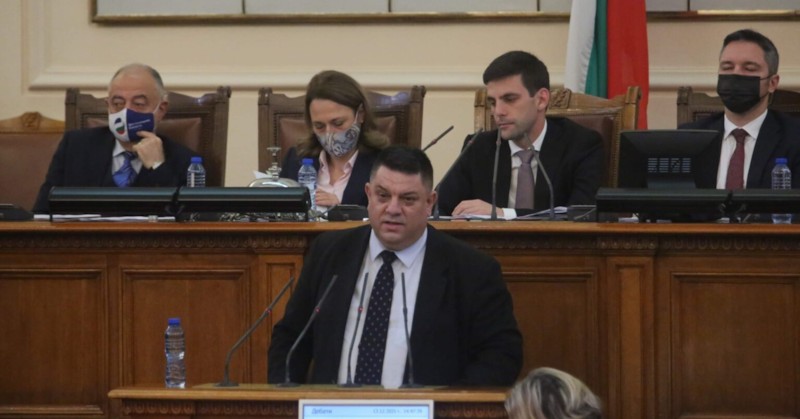 Атанас Зафиров е председателят, депутатът от Светлин Стоянов е членПървото