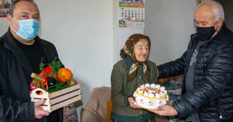 Радостно събитие беляза вчерашния ден в село Ряхово.Жителката на селото