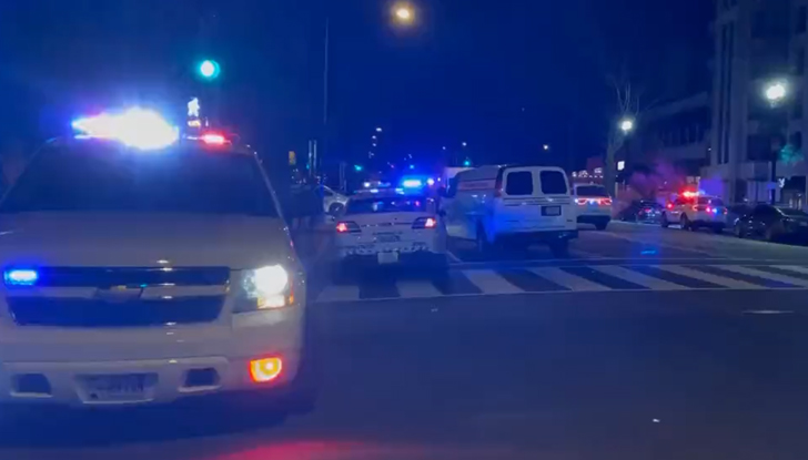 Един човек е загинал, а четирима са ранени при стрелба