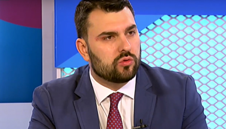 Той смята, че позицията на Кирил Петков не дава сигурност