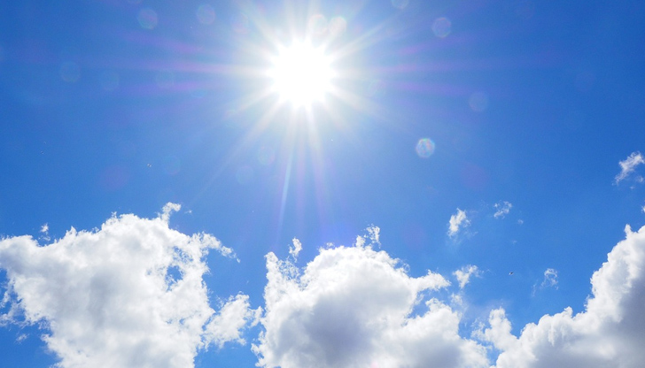 През нощта над северната половина от страната ще е ясно,