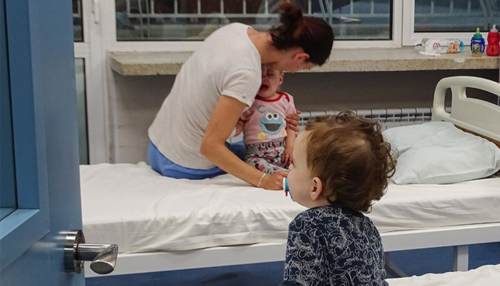 В общото детско отделение в момента се лекуват 6 деца