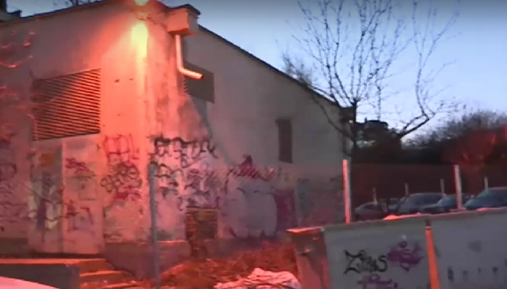 Сагата продължава близо 30 годиниСтотици собственици на апартаменти в жилищен