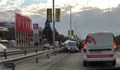 Кола се опита да "прескочи" мантинелата на булевард "България"