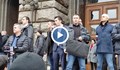 Премиерът отиде при протестиращите от "Възраждане", посрещнаха го с викове "Оставка"
