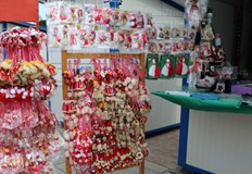 Търговци изкарват до 8 бона за три седмици от мартенициПижо