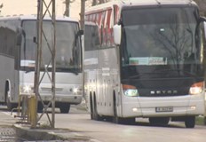 Те са осигурени с полицейски ескорт77 български граждани двама на