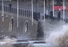 Девет души са загинали в мощната буря преминала през Северна