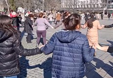 Фолклорен танцов клуб Родолюбец разбуди русенци в неделния ден Танцьори извиха