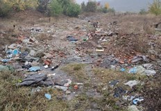 Общината не може да се справи с огромно незаконно сметище Екологична
