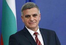 Министърът на отбраната Стефан Янев благодари на хората които го