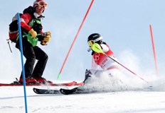 Човек от поддръжката се появи между вратите и обърка българкатаСкиорката