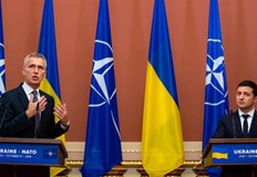 Генералният секретар на НАТО Йенс Столтенберг призова Русия да спре