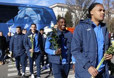 Не гледам и не участвам в официалните чествания на 19