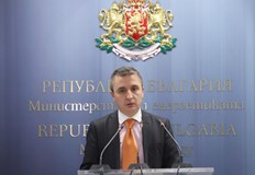 Министърът на енергетиката Александър Николов ще даде извънреден брифинг в