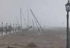 Лошото време в района нанесе щетиПетметрови вълни се образуваха в