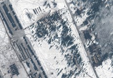 Спътникови снимки направени тази седмица показват военна активност на множество