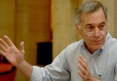 Икономистът прогнозира ниска инфлация у насСтив Ханке е професор по