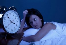 Специалисти обясняват че с годините сънят на възрастния човек се