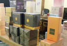132 броя парфюми от различни известни търговски марки са заловени
