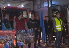Варненските пожарникари излязоха на протест тази вечер пред Първа районна