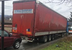 Инцидентът е станал в района на село СамоводенеКатастрофа между два товарни