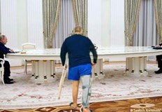 Лидерът на ГЕРБ се появи на снимката във вида си след операция