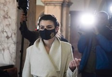 Точно в 15 ч началникът на кабинета Петков Лена