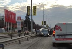 Трафикът по един от ключовите булеварди в Русе е блокиранОколо 18 00