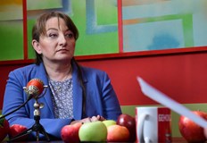 Деница Сачева в седмичното обзорно политическо предаване Беновска пита във и