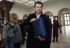 Предвид законовото задължение само и единствено на изпълнителната власт да